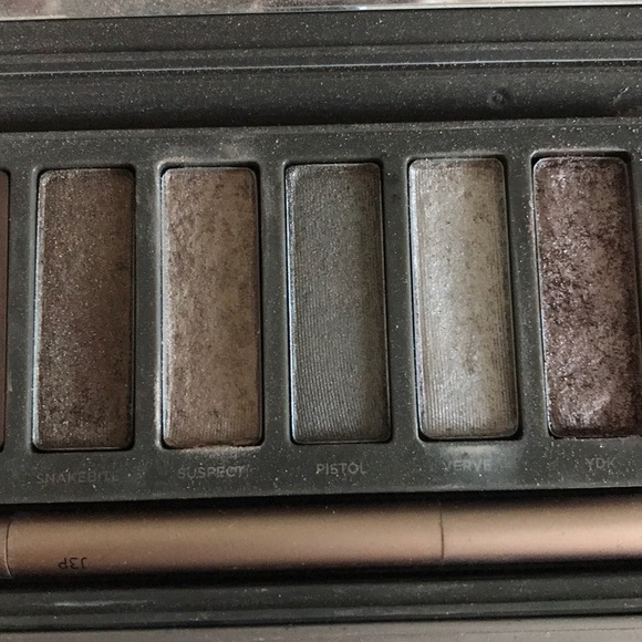Urban Decay Naked 2 - Picture 4 of 5